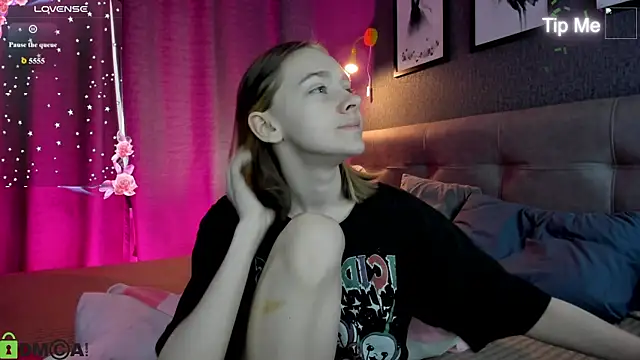 Snapshot of Lesi_Moonie01 chatting on 12, 7, 2026 Lesi Moonie01 online show from 12, 7, 2026
