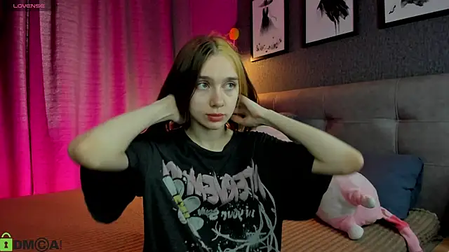 Snapshot of Lesi_Moonie01 chatting on 13, 7, 2026 Lesi Moonie01 online show from 13, 7, 2026