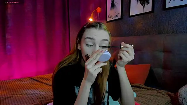 Lesi Moonie01 online show from 27, 10, 2025