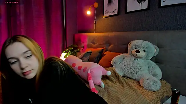 Lesi Moonie01 online show from 19, 11, 2025