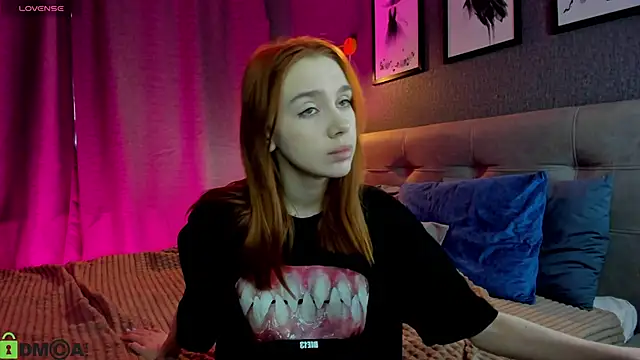 Lesi Moonie01 online show from 15, 4, 2026