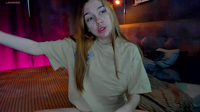 Lesi Moonie01 online show from 4, 10, 2025