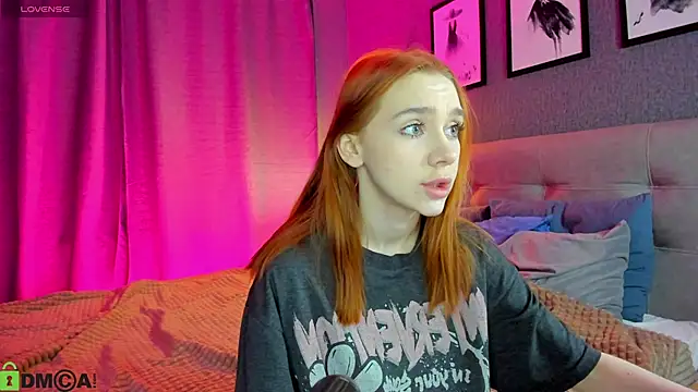 Lesi Moonie01 online show from 18, 4, 2026