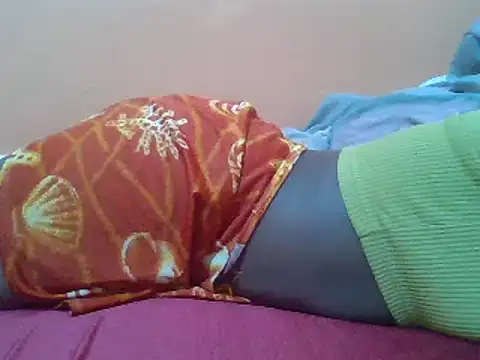 Snapshot of Moonfades chatting on 30, 12, 2024 Moonfades online show from 30, 12, 2024