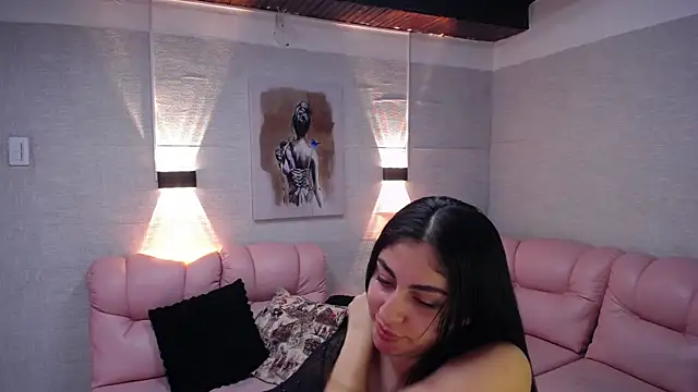 Snapshot of Alaya_cute chatting on 8, 10, 2025 Alaya cute online show from 8, 10, 2025