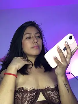 Snapshot of EmmaRossem chatting on 17, 10, 2025 EmmaRossem online show from 17, 10, 2025