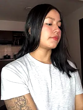 Snapshot of EmmaRossem chatting on 20, 11, 2025 EmmaRossem online show from 20, 11, 2025