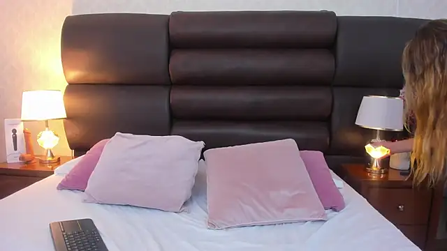 AmbarSantany online show from 27, 2, 2026