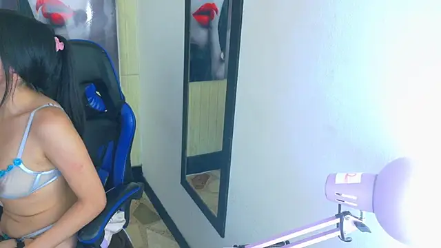 Snapshot of _Emmaa_Harper chatting on 23, 11, 2025 Emmaa Harper online show from 23, 11, 2025