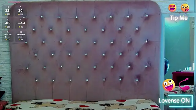 Snapshot of KikiSweet08 chatting on 29, 11, 2025 KikiSweet08 online show from 29, 11, 2025