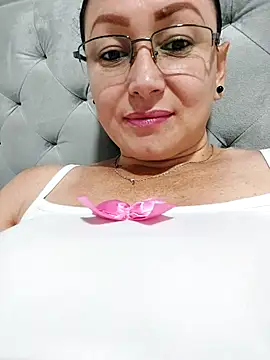 milly sanchez online show from 3, 6, 2026