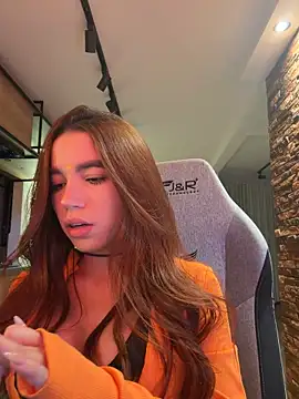 carolynnetrujillo online show from 20, 3, 2026