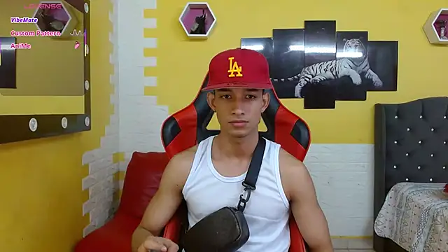 jose sexycumm online show from 4, 12, 2025