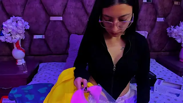 Snapshot of Katty_Queen chatting on 19, 7, 2026 Katty Queen online show from 19, 7, 2026