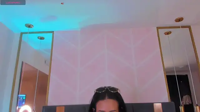 Snapshot of GabyPetit chatting on 13, 11, 2025 GabyPetit online show from 13, 11, 2025