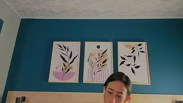 Snapshot of GabyPetit chatting on 4, 11, 2025 GabyPetit online show from 4, 11, 2025