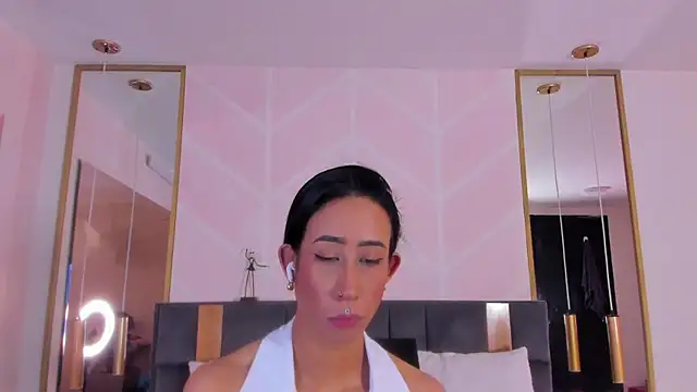 Snapshot of GabyPetit chatting on 7, 11, 2025 GabyPetit online show from 7, 11, 2025