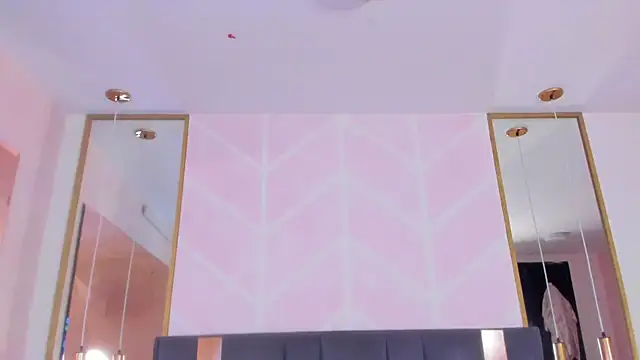 Snapshot of GabyPetit chatting on 12, 11, 2025 GabyPetit online show from 12, 11, 2025