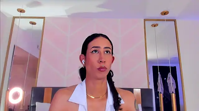 Snapshot of GabyPetit chatting on 28, 11, 2025 GabyPetit online show from 28, 11, 2025