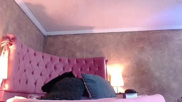 GabyPetit online show from 25, 2, 2025