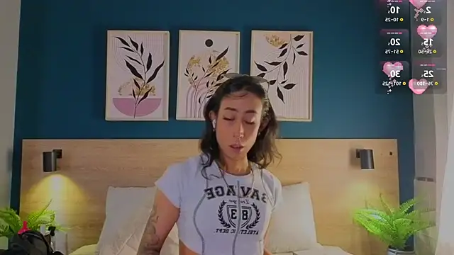 Snapshot of GabyPetit chatting on 15, 10, 2025 GabyPetit online show from 15, 10, 2025