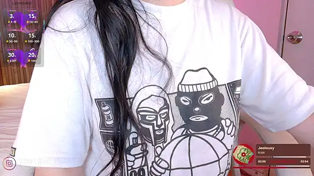 Lucy Smith2 online show from 2, 12, 2025