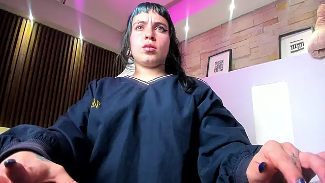 Lucy Smith2 online show from 2, 4, 2026