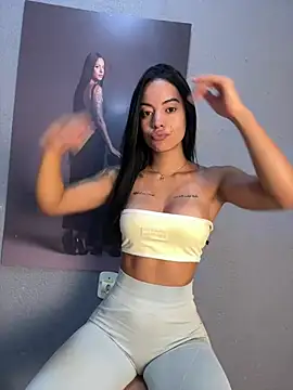 Elamesmamorena online show from 12, 6, 2026
