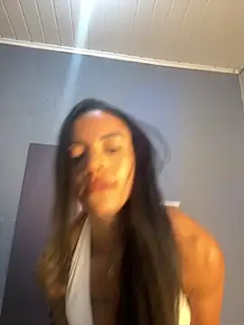 Snapshot of Elamesmamorena chatting on 4, 6, 2026 Elamesmamorena online show from 4, 6, 2026