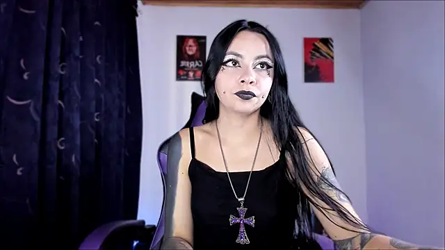 Snapshot of emilydolll666 chatting on 1, 6, 2026 emilydolll666 online show from 1, 6, 2026