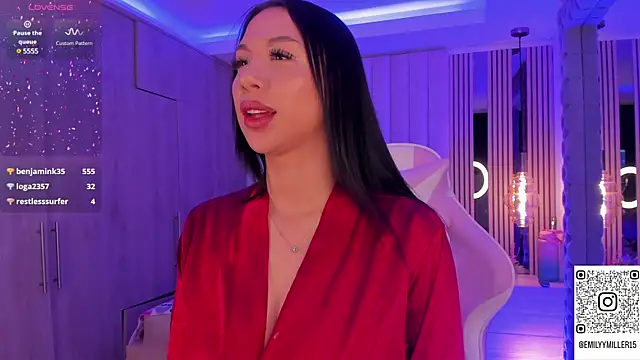 Emilyymilleer  online show from 17, 1, 2025