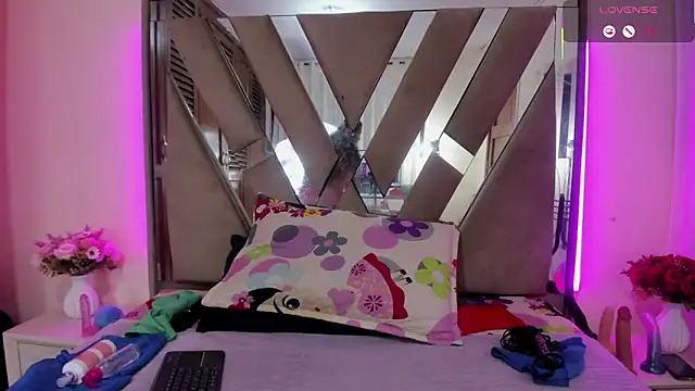 LILITH TORRES1 online show from 16, 4, 2026