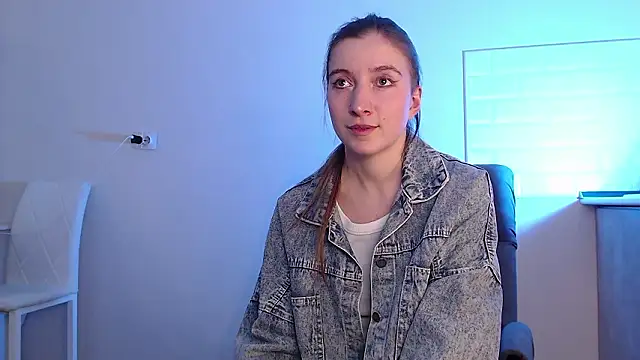 Eva Hailey  online show from 19, 3, 2026