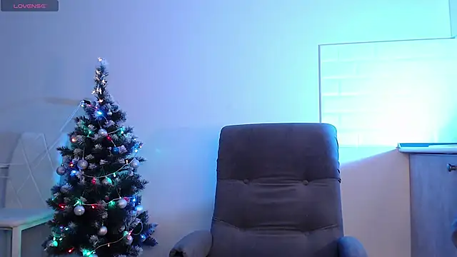 Eva Hailey  online show from 23, 12, 2025