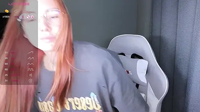 Snapshot of littlevildevil chatting on 5, 12, 2025 littlevildevil online show from 5, 12, 2025