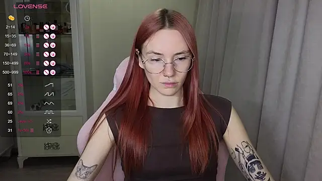 Snapshot of littlevildevil chatting on 9, 11, 2025 littlevildevil online show from 9, 11, 2025