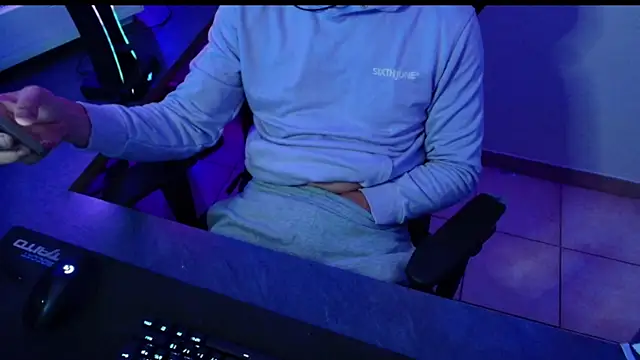 Snapshot of Vlad230323 chatting on 4, 12, 2024 Vlad230323 online show from 4, 12, 2024