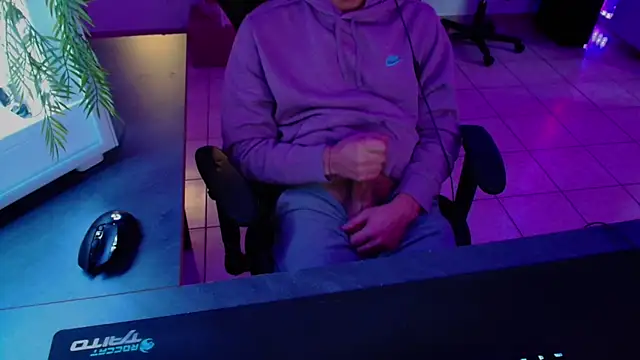 Snapshot of Vlad230323 chatting on 9, 12, 2024 Vlad230323 online show from 9, 12, 2024