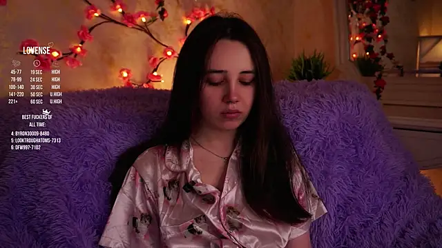 Snapshot of GillianDowdey chatting on 28, 11, 2025 GillianDowdey online show from 28, 11, 2025