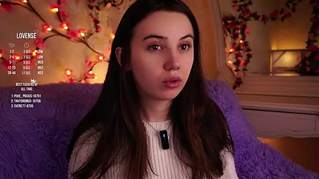 Snapshot of GillianDowdey chatting on 25, 11, 2025 GillianDowdey online show from 25, 11, 2025