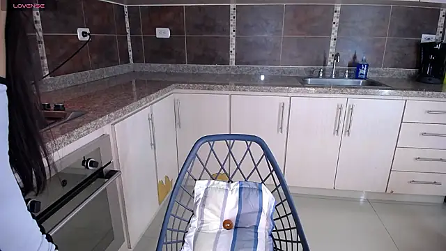 anna alvarez online show from 10, 2, 2026