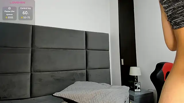 Lizz Luna online show from 6, 2, 2025