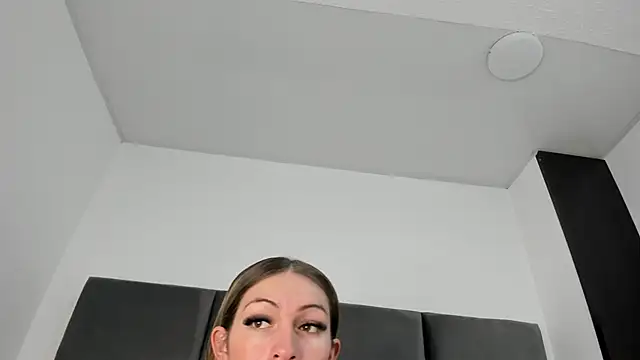 Lizz Luna online show from 10, 11, 2025