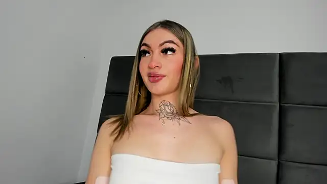 Lizz Luna online show from 28, 10, 2025