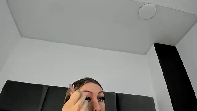 Lizz Luna online show from 4, 11, 2025