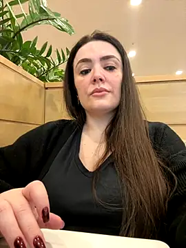 Sophie Eaton online show from 30, 10, 2025