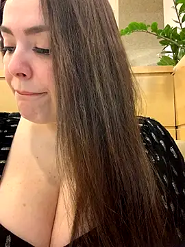 Sophie Eaton online show from 24, 9, 2025