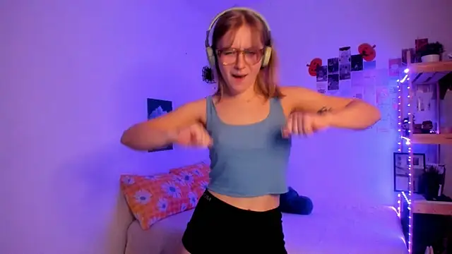 Snapshot of leazy_peazy chatting on 25, 11, 2025 leazy peazy online show from 25, 11, 2025