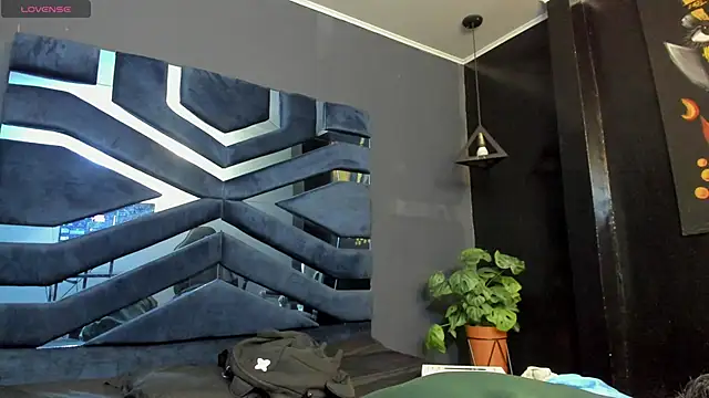 Ian Castillo  online show from 13, 1, 2026