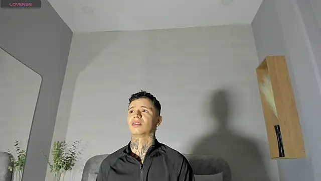 Ian Castillo  online show from 13, 5, 2026